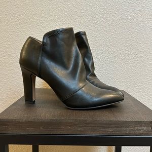 Franco Sarto black leather pointed toe booties high heels 7.5 NEW